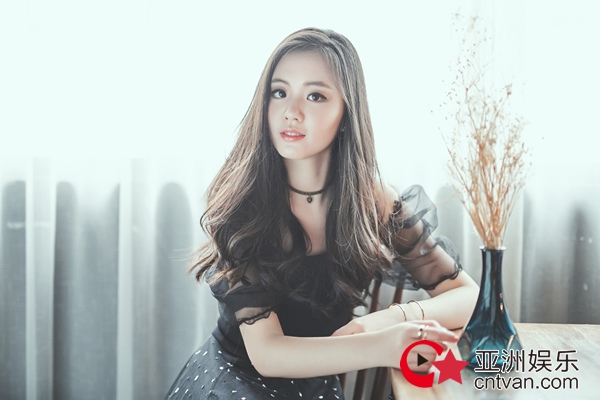 美琪Vicky携新单曲《迟熟少女》重磅回归 用音乐谱写花样年华
