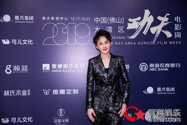 蒋璐霞新戏杀青迎生日 圣诞节意义非凡