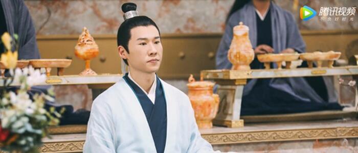 王骁《枕上书》再演司命被赞“还好又是他” 八卦脸、爹系男友、狗血编剧成新标签