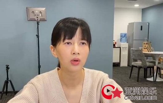 papi酱生子 发文分享喜讯