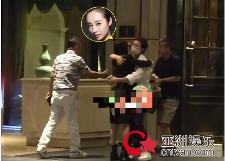 李纯疑似恋情曝光 与神秘男子聚餐后同回住处