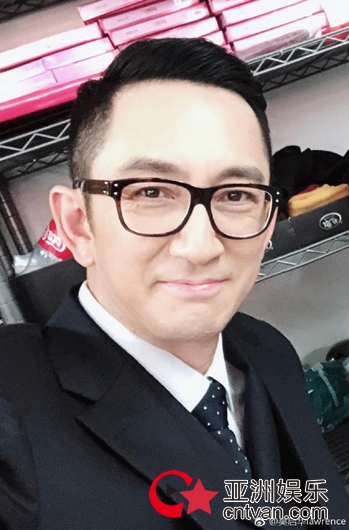 港星吴启华道歉 爆料内地女演员给房号引热议