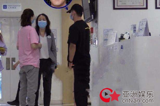 郑恺苗苗现身妇产医院 郑凯苗苗怎么认识的?