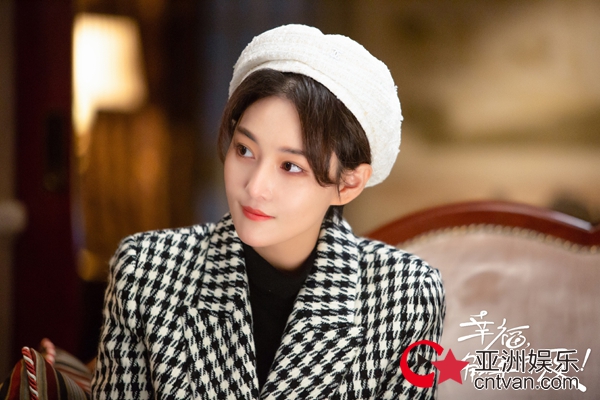 张馨予化身“行走的种草机”!高阶穿搭尽显独立女性魅力