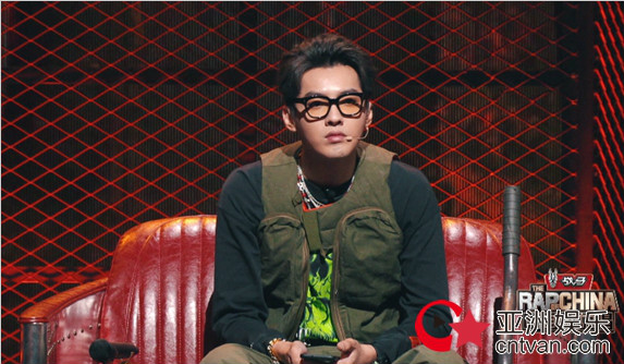 《中国新说唱2020》选择门提前上演 吴亦凡为抢人自称“十万伏特发电站”