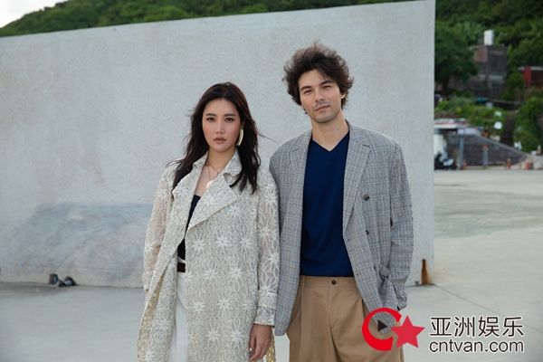A-Lin 新歌《抱歉 我不抱歉》 MV 邀男神凤小岳“与蝶共舞” 湿身上演触不到的恋人