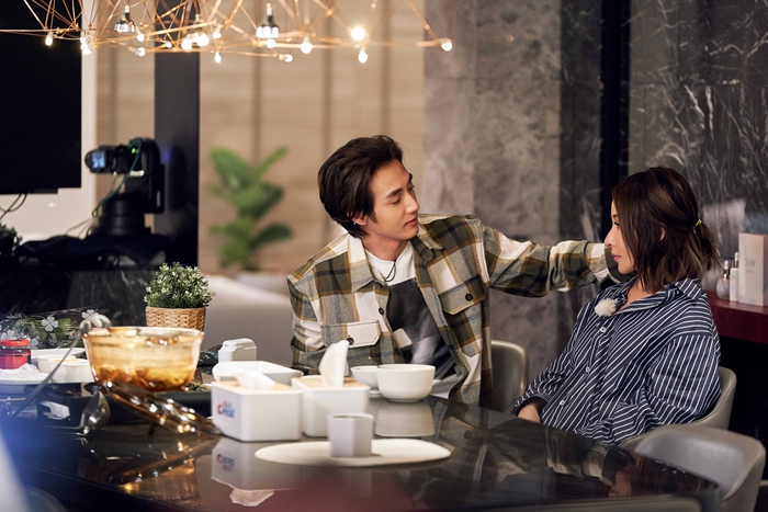 《女儿3》黄皓为萧亚轩下厨 萧亚轩笑容灿烂