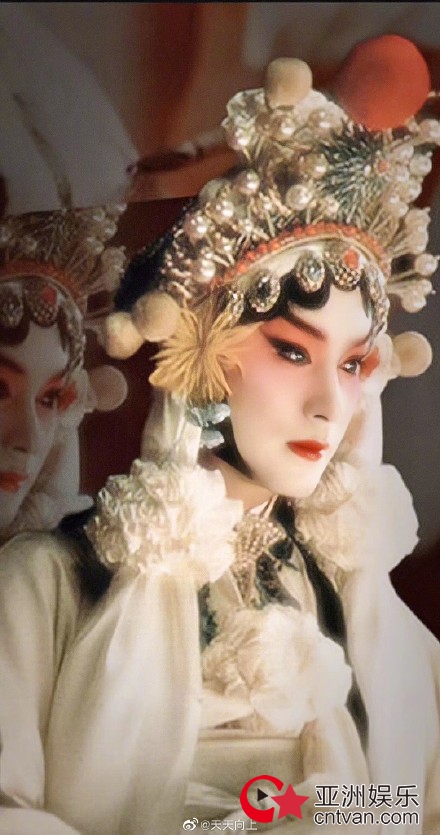 张国荣试妆白蛇造型曝光 造型美绝风华绝代!