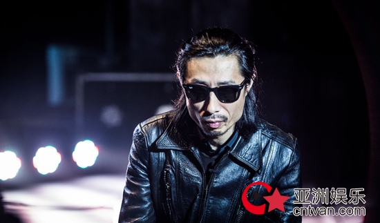 谢天笑最新单曲《恭喜你》正式上线 送上摇滚专属新年祝福
