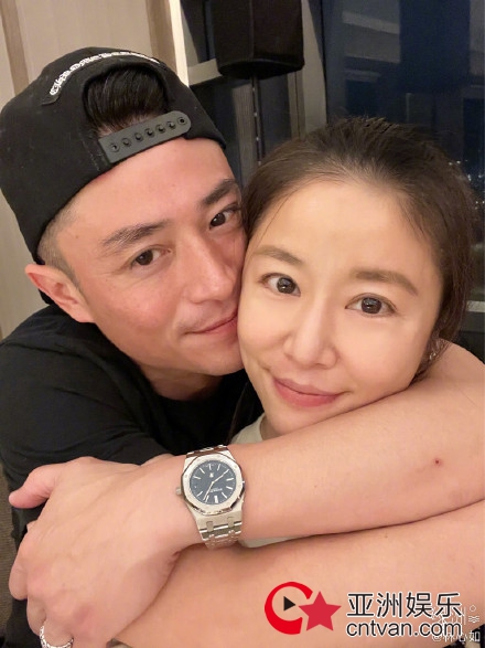 霍建华为林心如庆生照 贴脸合照十分亲密!