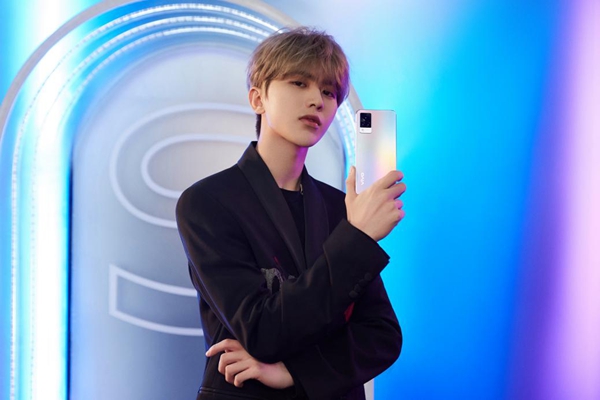 蔡徐坤助力vivo S9,开启「不止一面」的升级体验