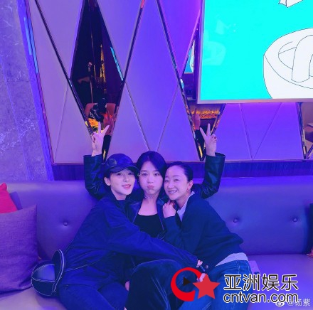 马思纯谢谢杨紫最难时候的陪伴 没收到周冬雨祝福被吐糟塑料!