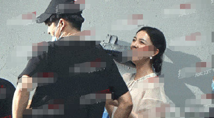 韩东君陈瑶恋情疑曝光 男方探班女方且深夜同回住处