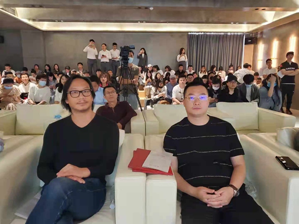 香港电影“金剪刀”彭发,为“四川造”电影《金钱堡垒》任总导演