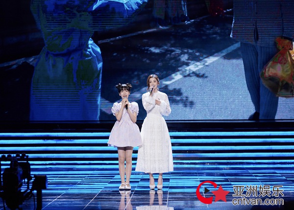 蔡卓妍出席《电影之歌》 暖心献唱《武汉日夜》主题曲《你真好》