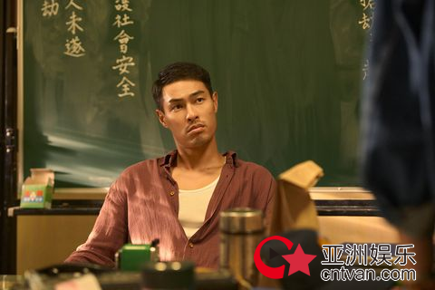 比音勒芬延续“王子的选择”,携手杨祐宁演绎2022新风尚
